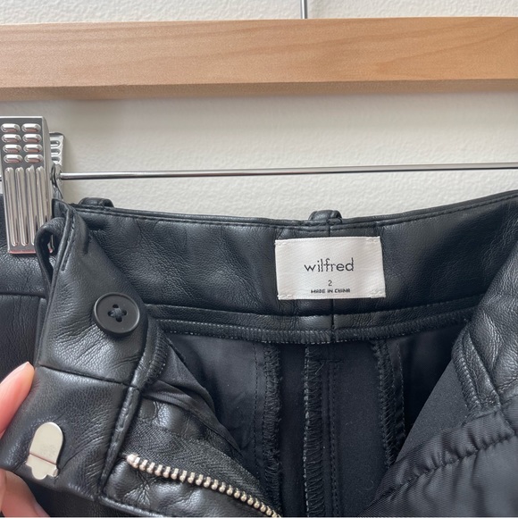 Aritzia Wilfred Limerick Short - Picture 3 of 7